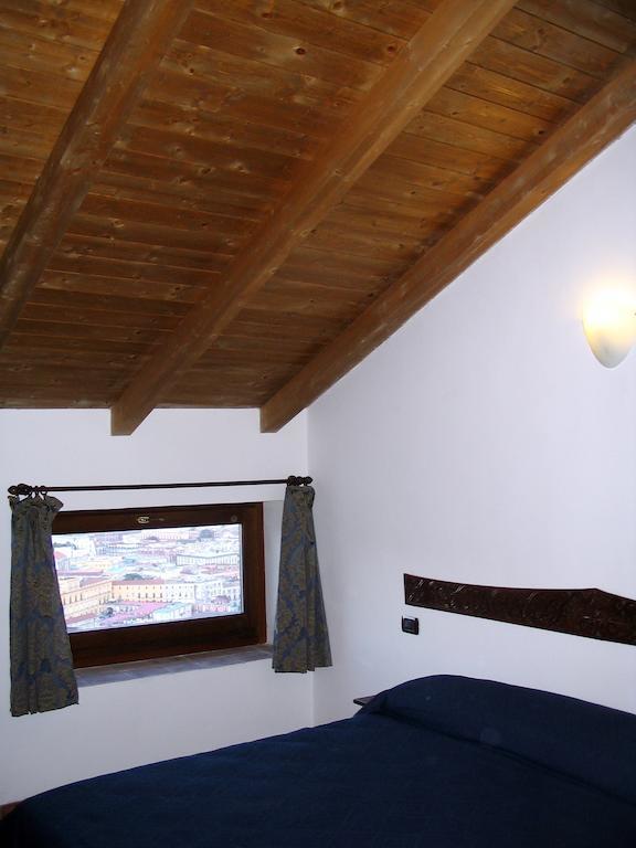 Guest House Pedamentina 那不勒斯 客房 照片
